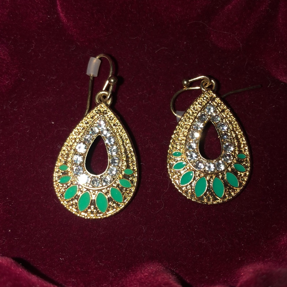 Never been worn, gold earrings